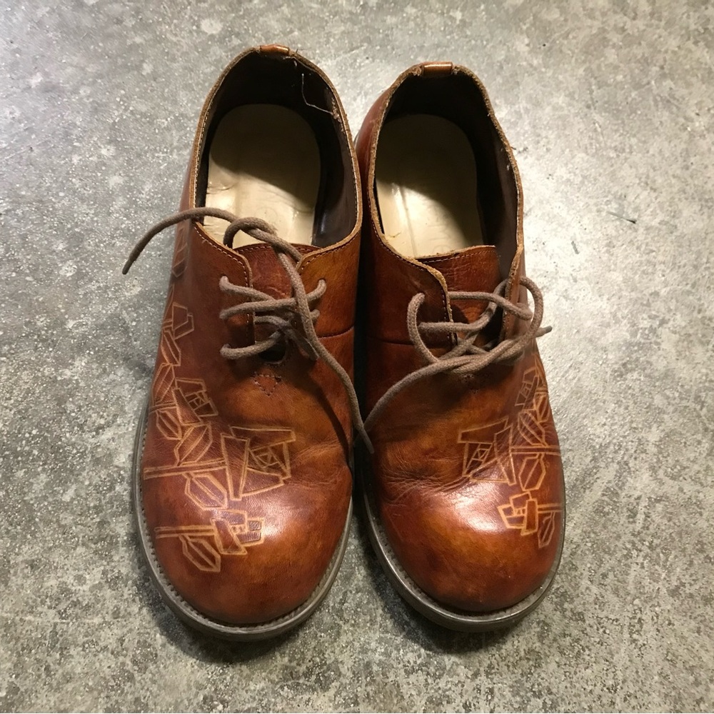 Women brown leather rose block heel oxford